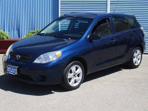 Used 2006 Toyota Matrix FWD image 2