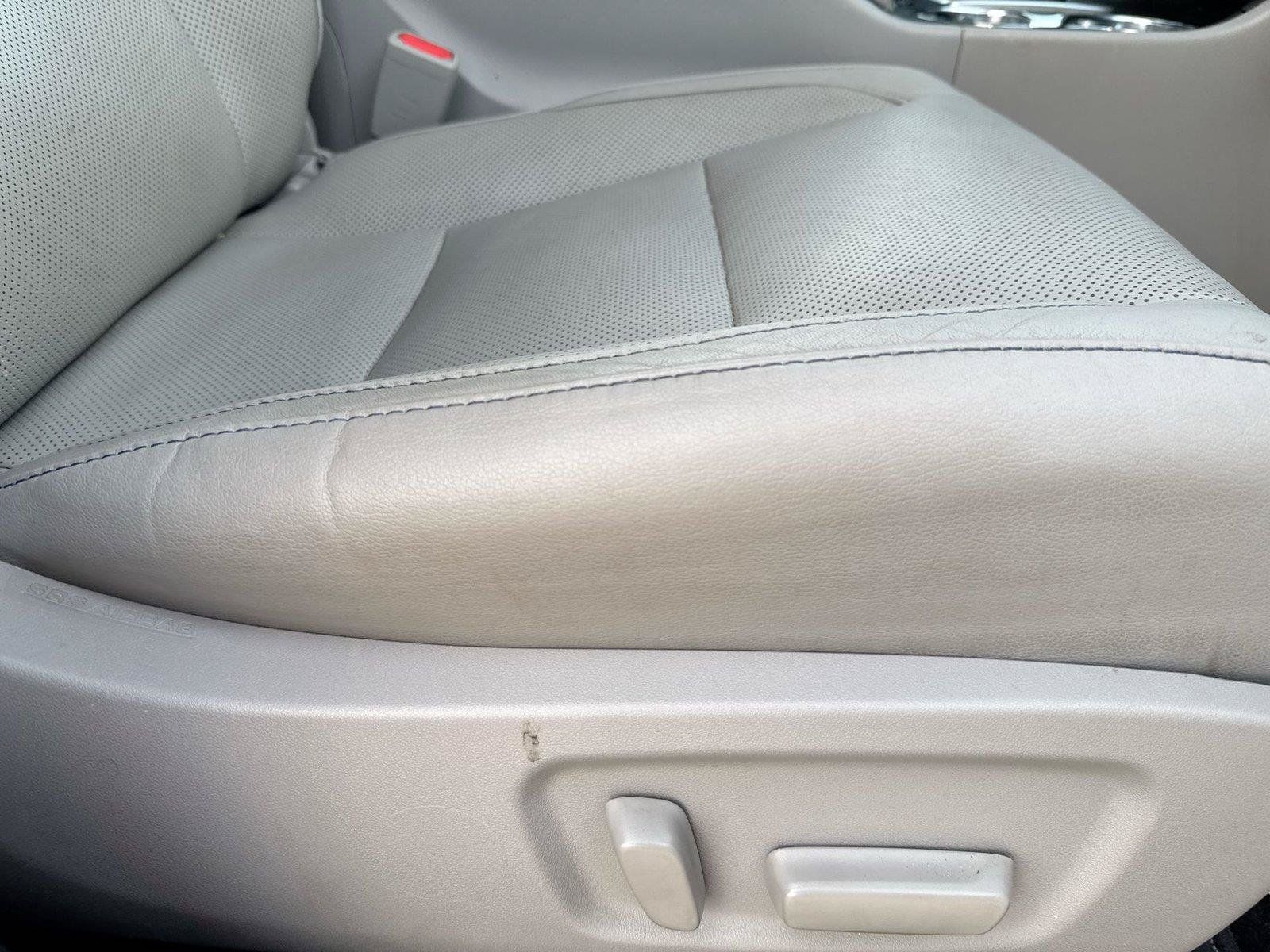 Used 2019 Toyota Highlander Limited Platinum FWD image 19