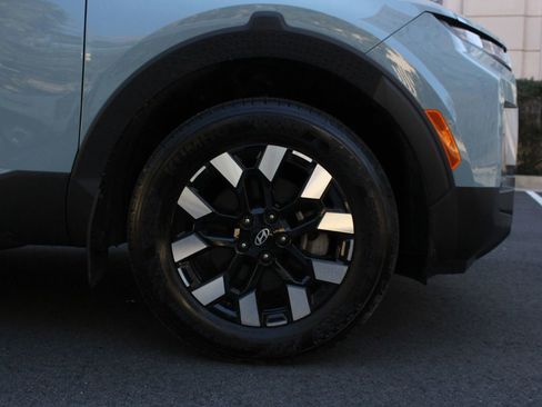 Used 2025 Hyundai Santa Cruz SE image 4