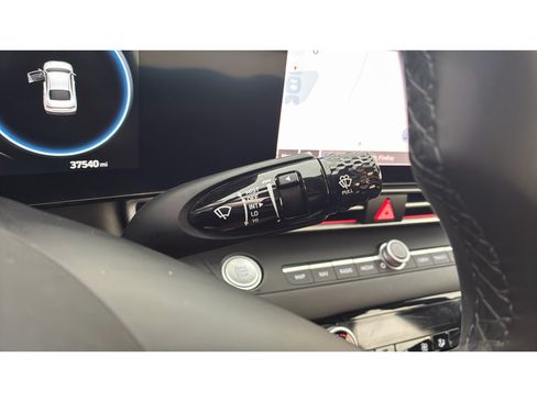 Used 2025 Hyundai Elantra SEL FWD image 21