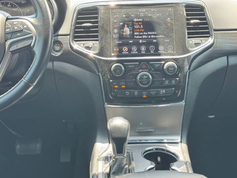 Used 2021 Jeep Grand Cherokee Laredo X RWD image 15