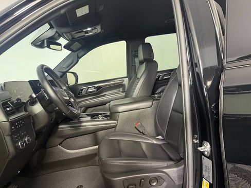 Used 2025 Chevrolet Tahoe Z71 AWD/4WD image 21
