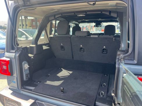 Used 2024 Jeep Wrangler Unlimited w/ Convenience Group image 8