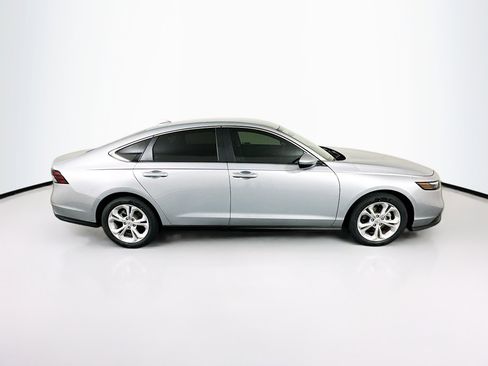 Used 2025 Honda Accord LX image 10