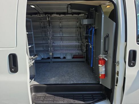 Used 2021 Chevrolet Express 2500 RWD image 14
