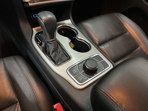 Used 2019 Jeep Grand Cherokee Limited AWD/4WD image 42
