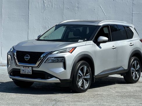 Used 2022 Nissan Rogue Platinum w/ Head-Up Display Package image 8