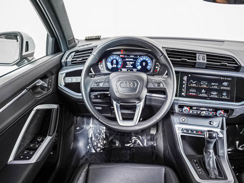Used 2023 Audi Q3 2.0T Premium w/ Convenience Package AWD/4WD image 11