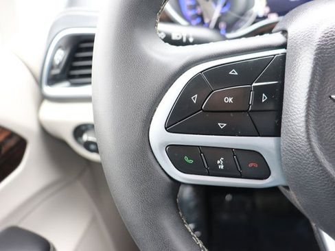 Used 2023 Chrysler Pacifica Limited image 20