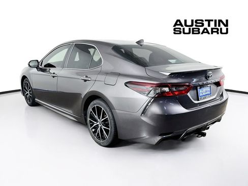 Used 2022 Toyota Camry SE FWD image 5