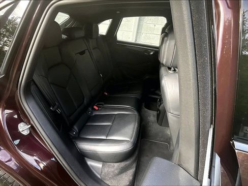 Certified 2023 Porsche Macan AWD/4WD image 21
