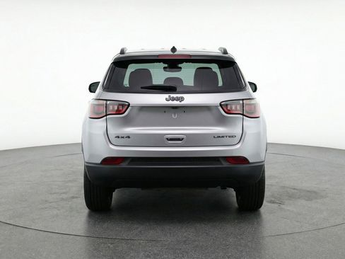 Used 2025 Jeep Compass Trailhawk AWD/4WD image 7