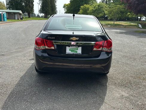 Used 2014 Chevrolet Cruze LT w/ Technology Package FWD image 7