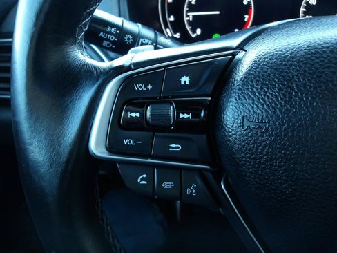 Used 2018 Honda Accord Sport image 15