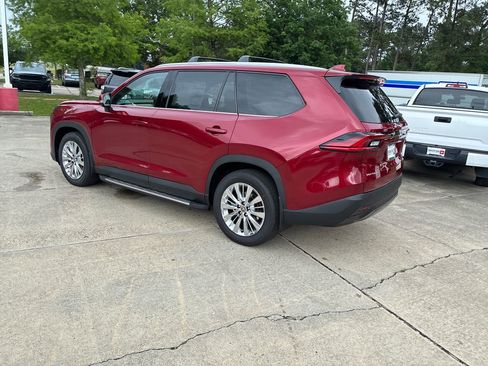 New 2026 Toyota Grand Highlander AWD image 3