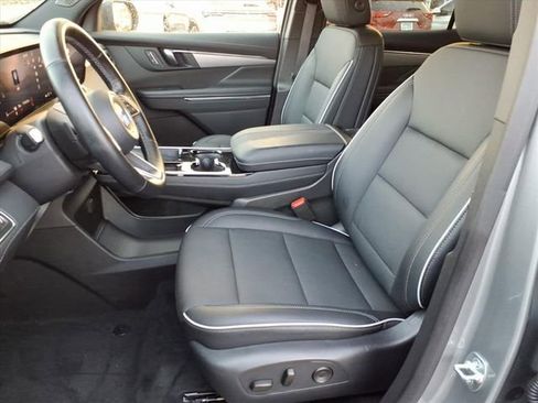 Used 2025 Buick Enclave Preferred image 5