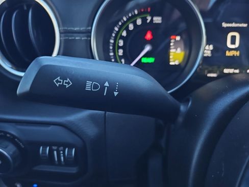 Used 2021 Jeep Wrangler Unlimited Sahara w/ Cold Weather Group image 27