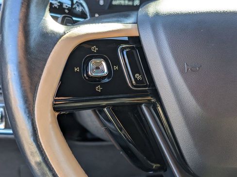 Used 2020 Lincoln Corsair Reserve w/ Equipment Group 201A image 17