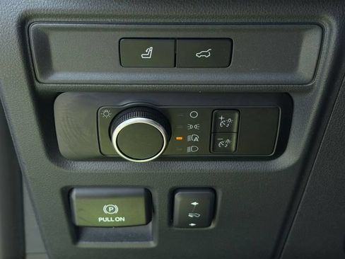 Used 2024 Ford Expedition XLT RWD image 27