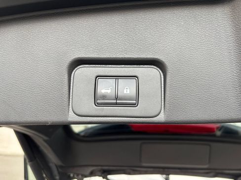 Used 2025 Nissan Rogue SV AWD/4WD image 24