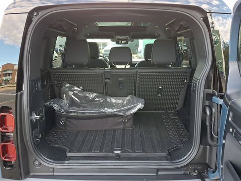 Certified 2025 Land Rover Defender 110 S image 29