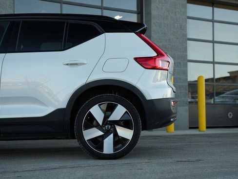 Used 2023 Volvo XC40 Recharge Ultimate image 43