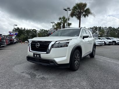 Used 2024 Nissan Pathfinder SV