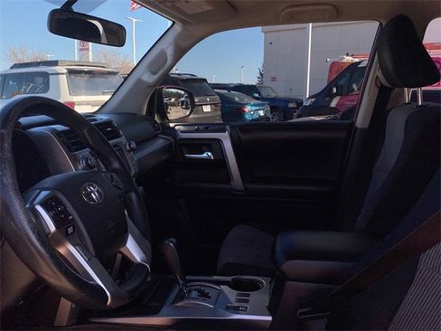 Used 2016 Toyota 4Runner SR5 image 19