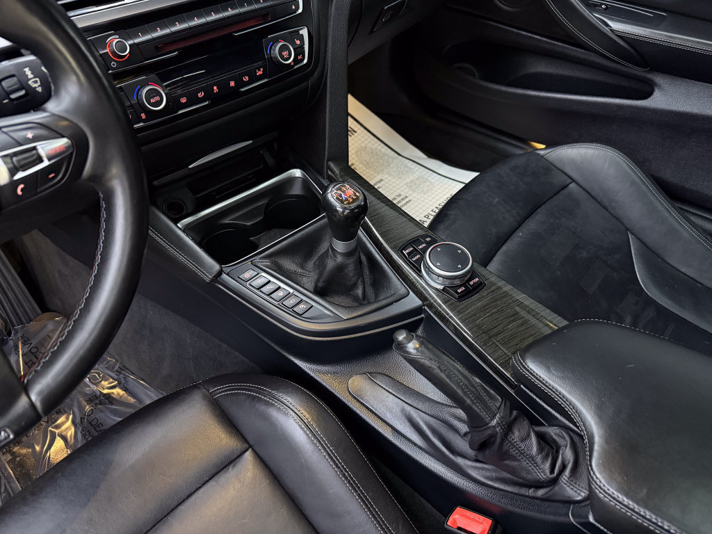 Used 2015 BMW M4 Coupe w/ Executive Package RWD image 13