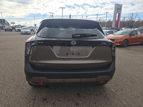 New 2026 Nissan Kicks SV image 6