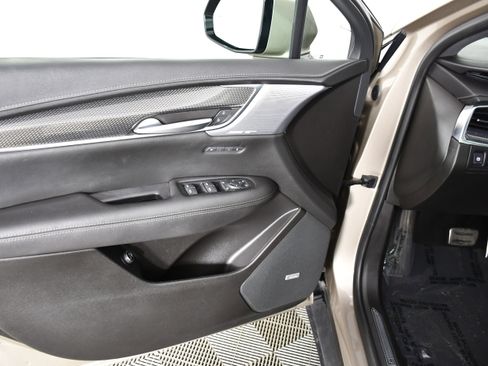 Used 2023 Cadillac XT5 Sportv AWD/4WD image 39
