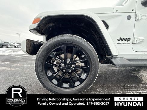 Used 2022 Jeep Wrangler Unlimited Sahara image 12