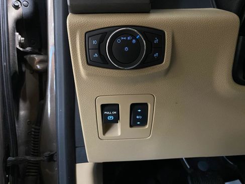 Used 2015 Ford F150 XLT w/ Equipment Group 302A Luxury AWD/4WD image 10
