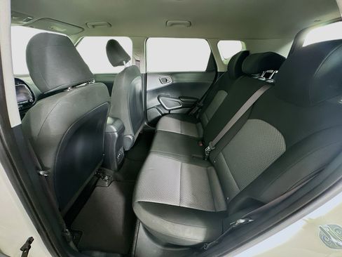 Used 2023 Kia Soul S FWD image 27