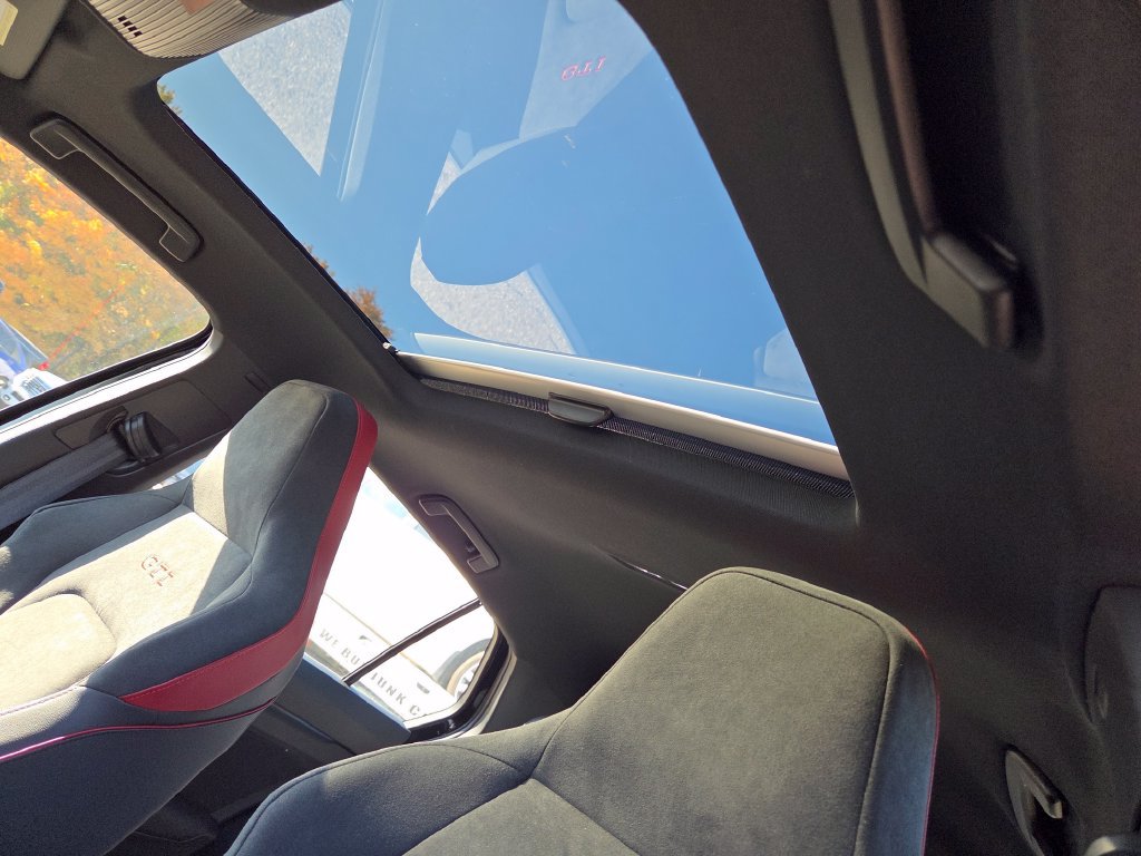 New 2026 Volkswagen GTI SE FWD image 11