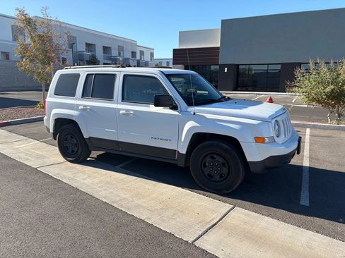 Used 2016 Jeep Patriot Sport w/ Power Value Group image 9