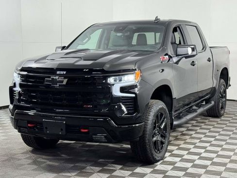 Used 2025 Chevrolet Silverado 1500 LT Trail Boss w/ Convenience Package II image 7