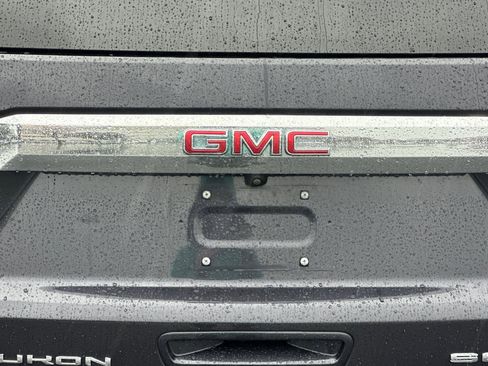 Used 2024 GMC Yukon XL SLT image 48
