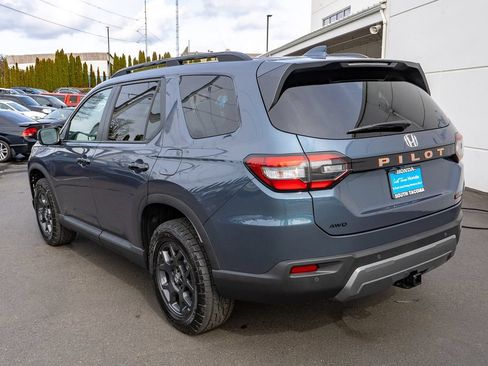 New 2026 Honda Pilot TrailSport image 8