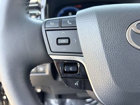 Used 2025 Toyota Camry XLE w/ Premium Plus Package FWD image 21