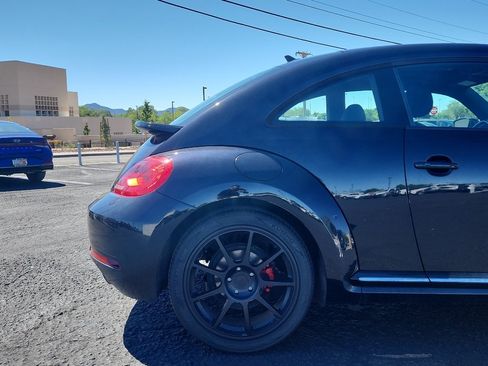 Used 2014 Volkswagen Beetle R-Line FWD image 5