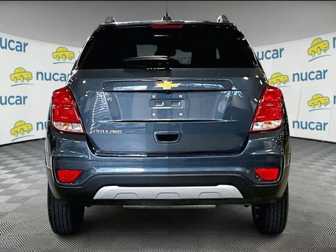 Used 2022 Chevrolet Trax LT w/ LT Convenience Package image 5