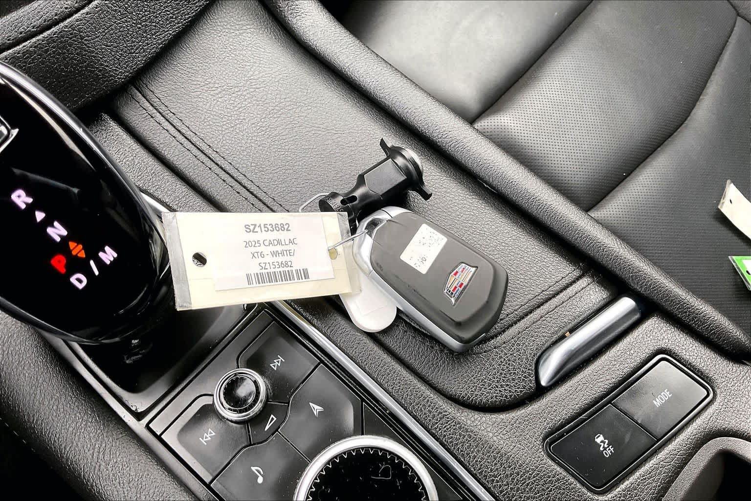 Used 2025 Cadillac XT6 Premium Luxury FWD image 15