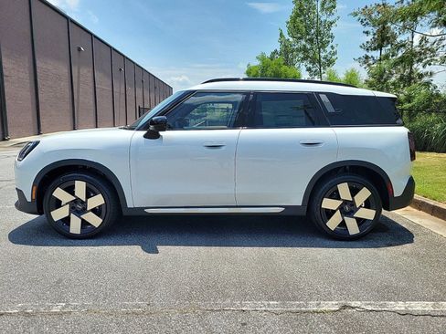 Used 2025 MINI Cooper Countryman S w/ Comfort Package Max image 2
