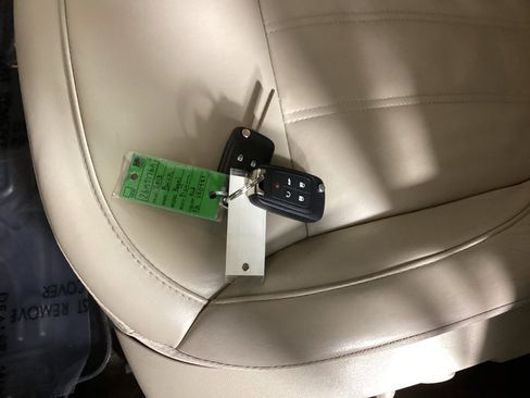 Used 2013 Buick Regal Premium image 32