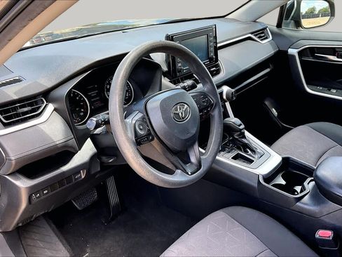 Used 2020 Toyota RAV4 XLE w/ Convenience Package FWD image 18
