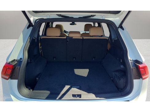 Used 2024 Volkswagen Tiguan SE R-Line image 27