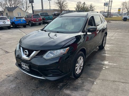 Used 2014 Nissan Rogue SV w/ SV Family Package image 4