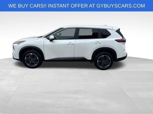 Used 2024 Nissan Rogue SV AWD/4WD image 3