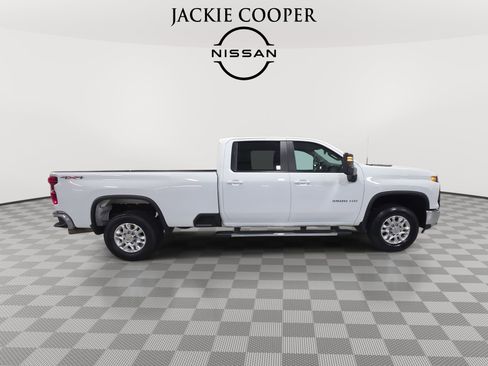 Used 2025 Chevrolet Silverado 3500 LT w/ Safety Package image 4